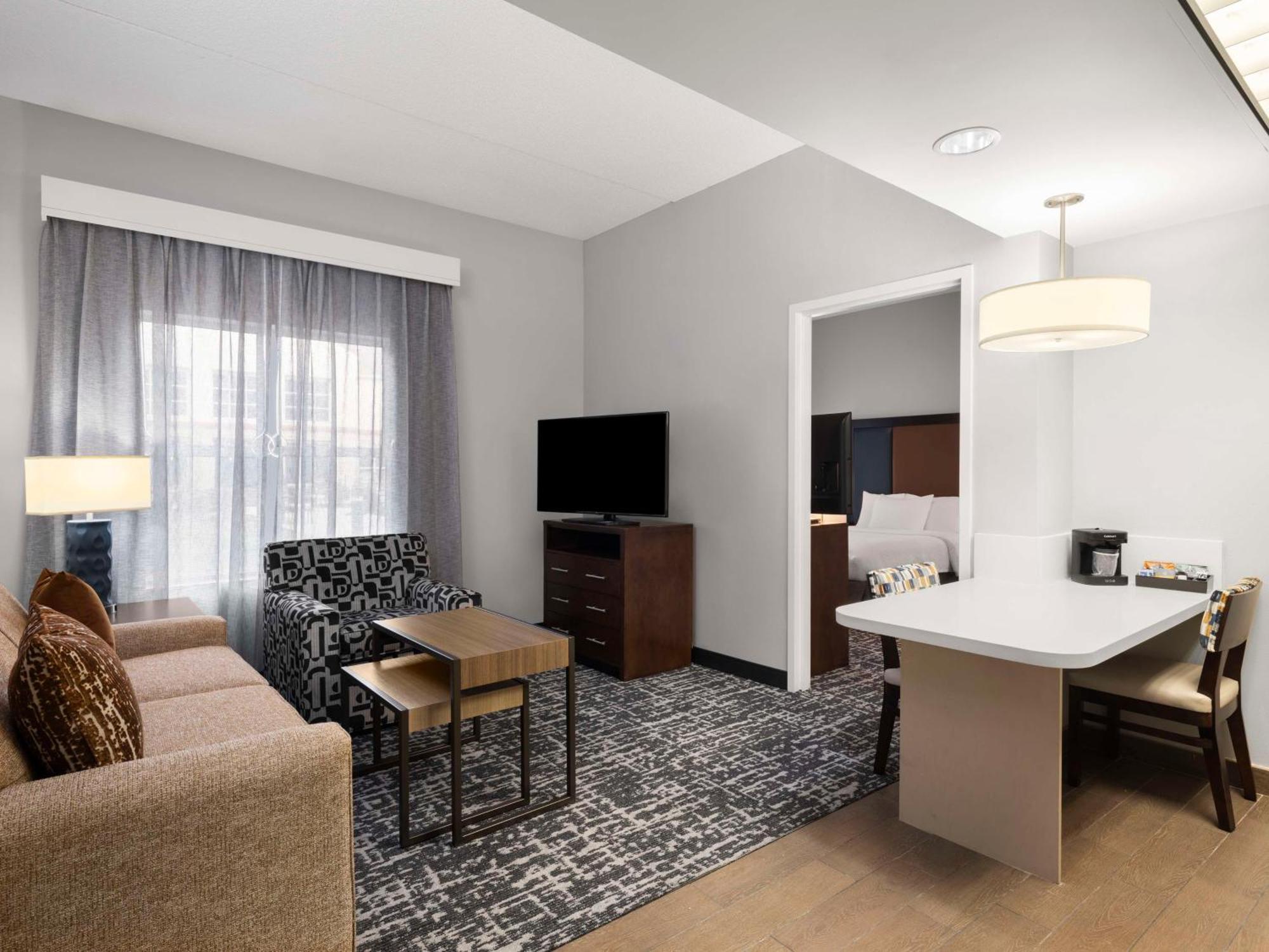 Homewood Suites Columbus - Airport Екстериор снимка