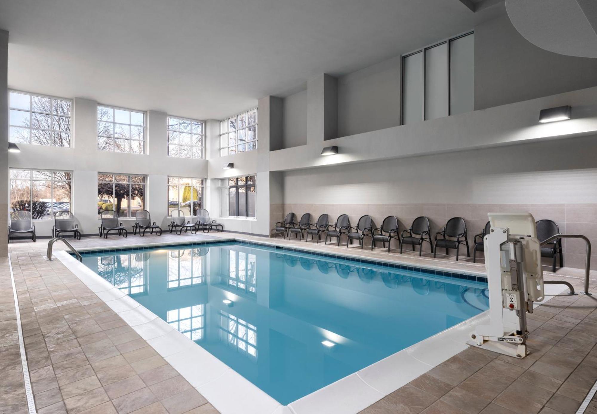 Homewood Suites Columbus - Airport Екстериор снимка