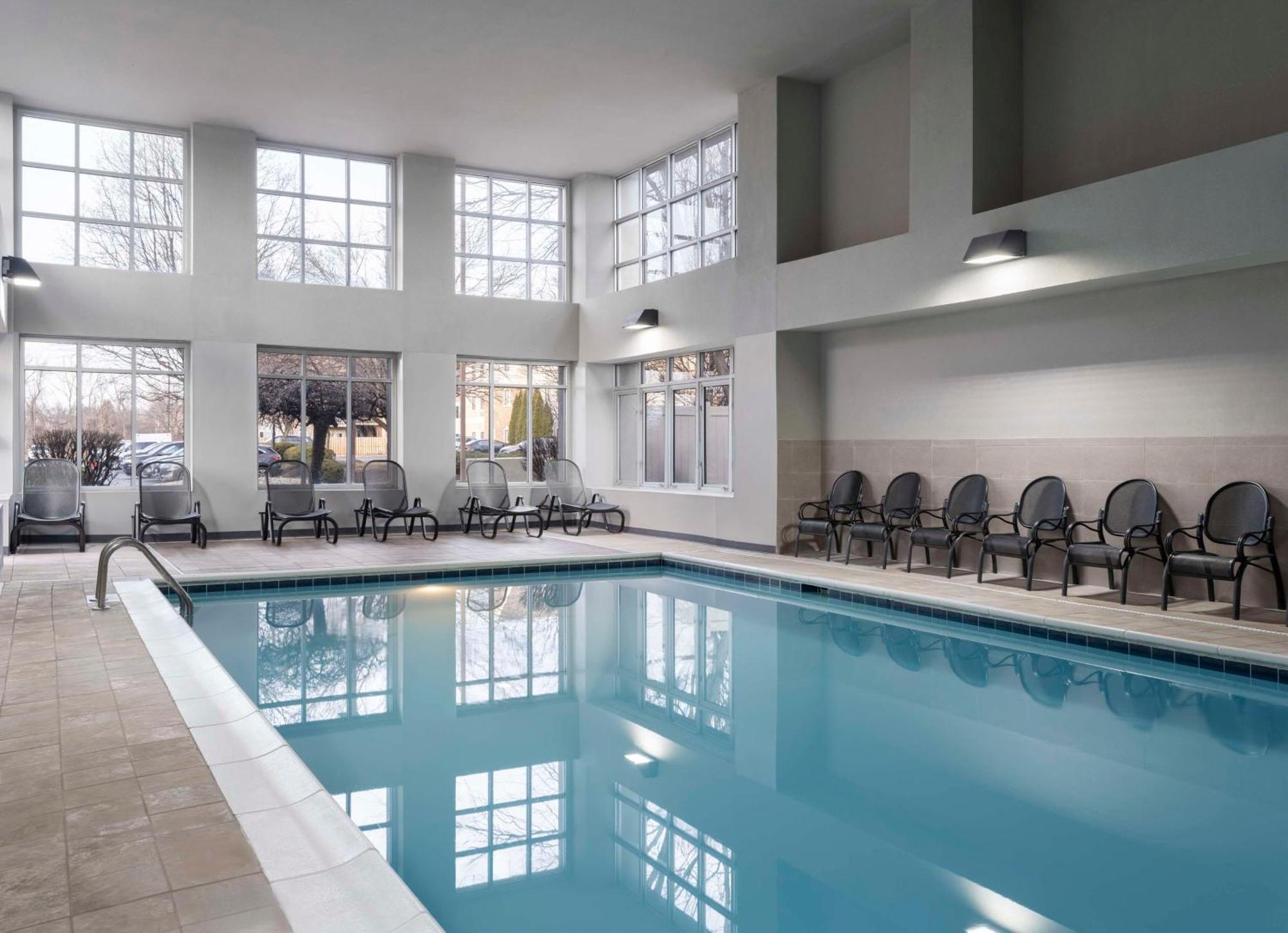 Homewood Suites Columbus - Airport Екстериор снимка