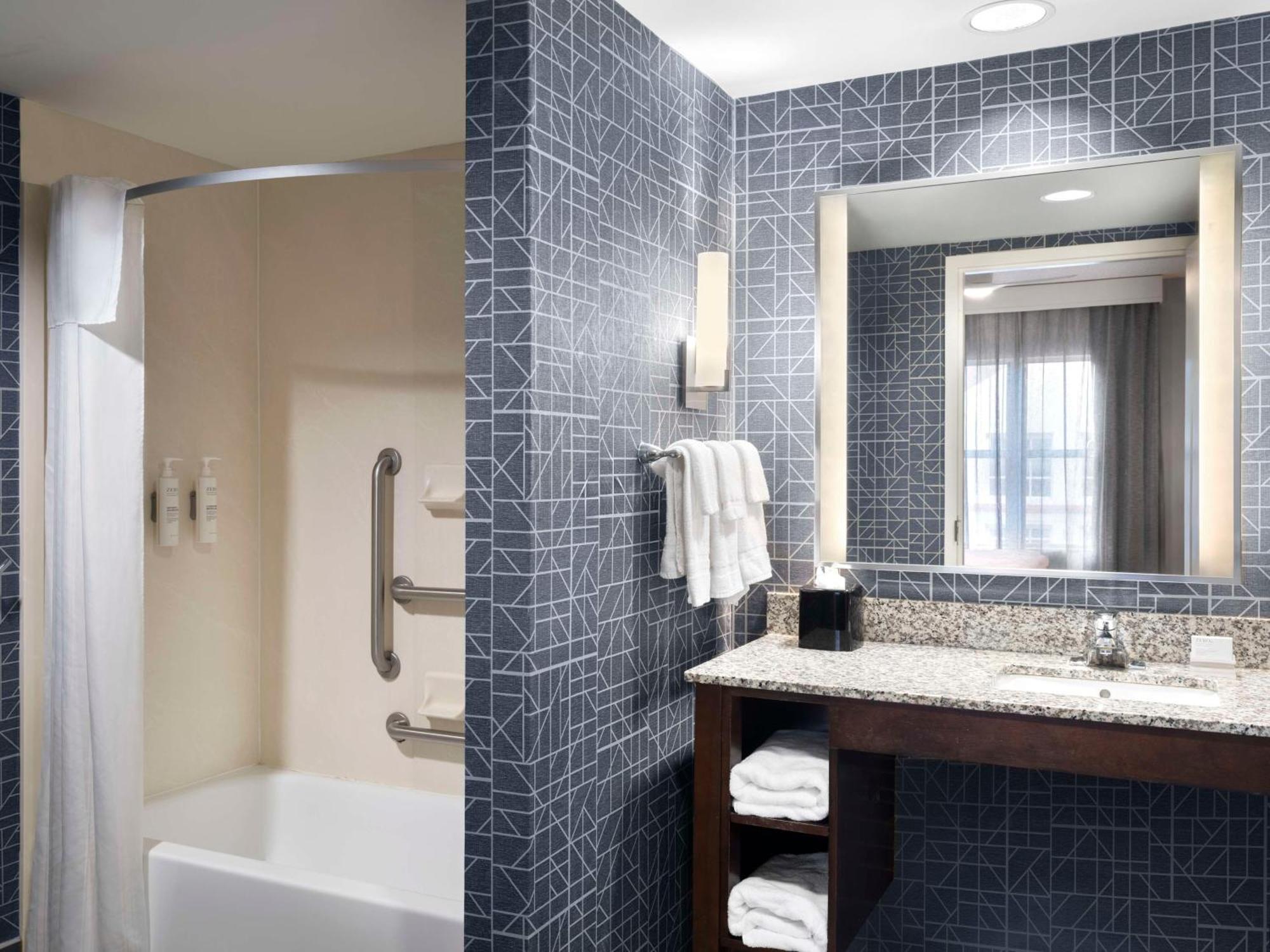 Homewood Suites Columbus - Airport Екстериор снимка