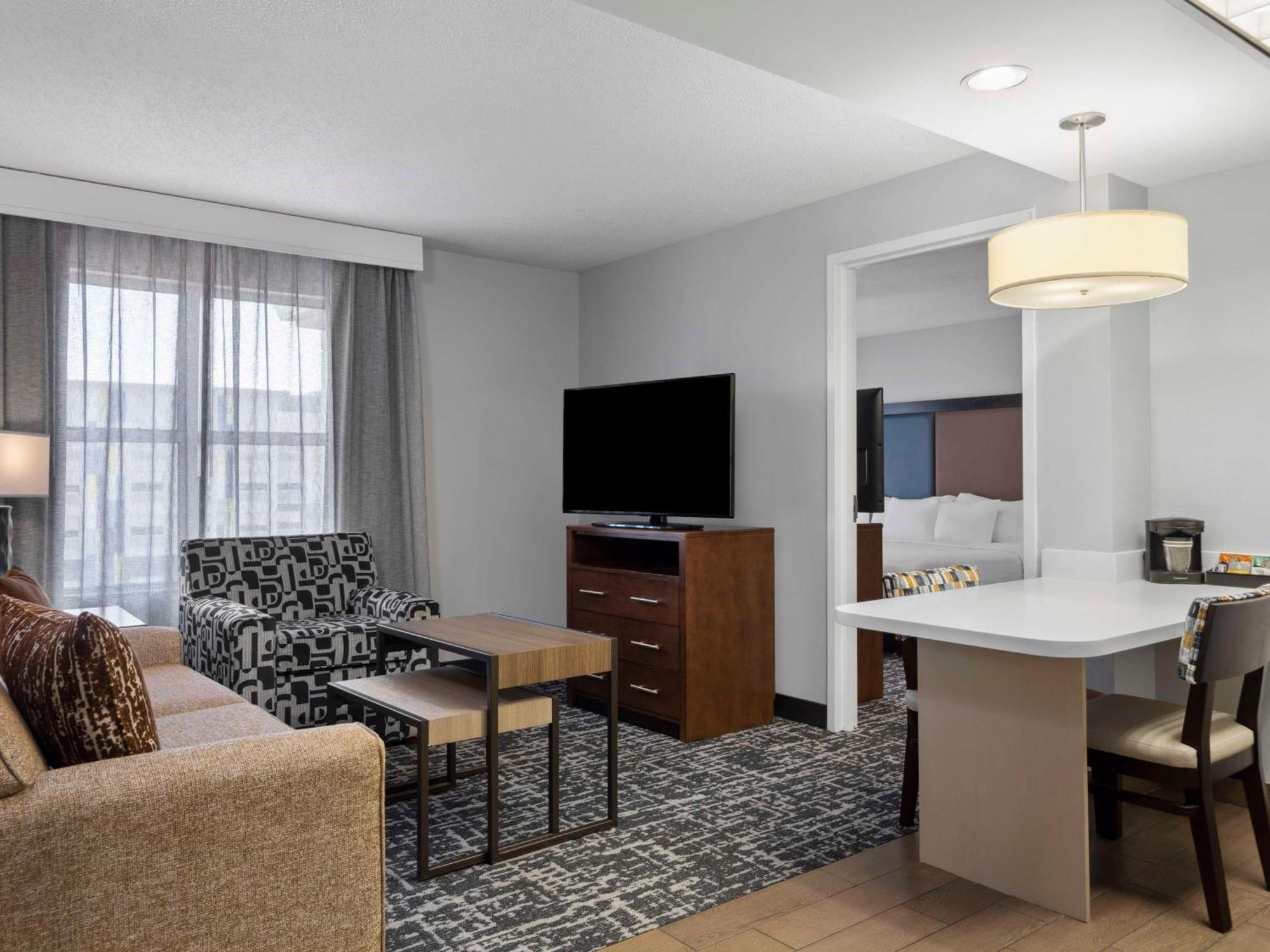 Homewood Suites Columbus - Airport Екстериор снимка